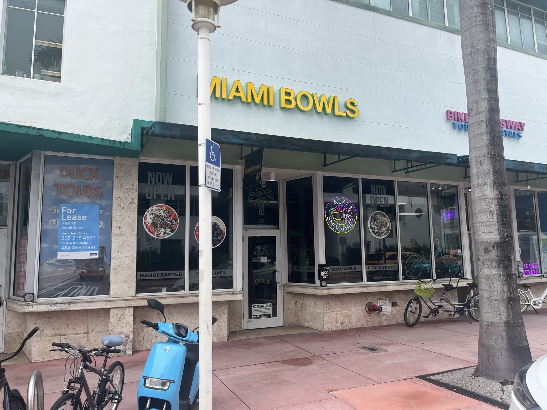 MIAMI BOWLS restaurant
