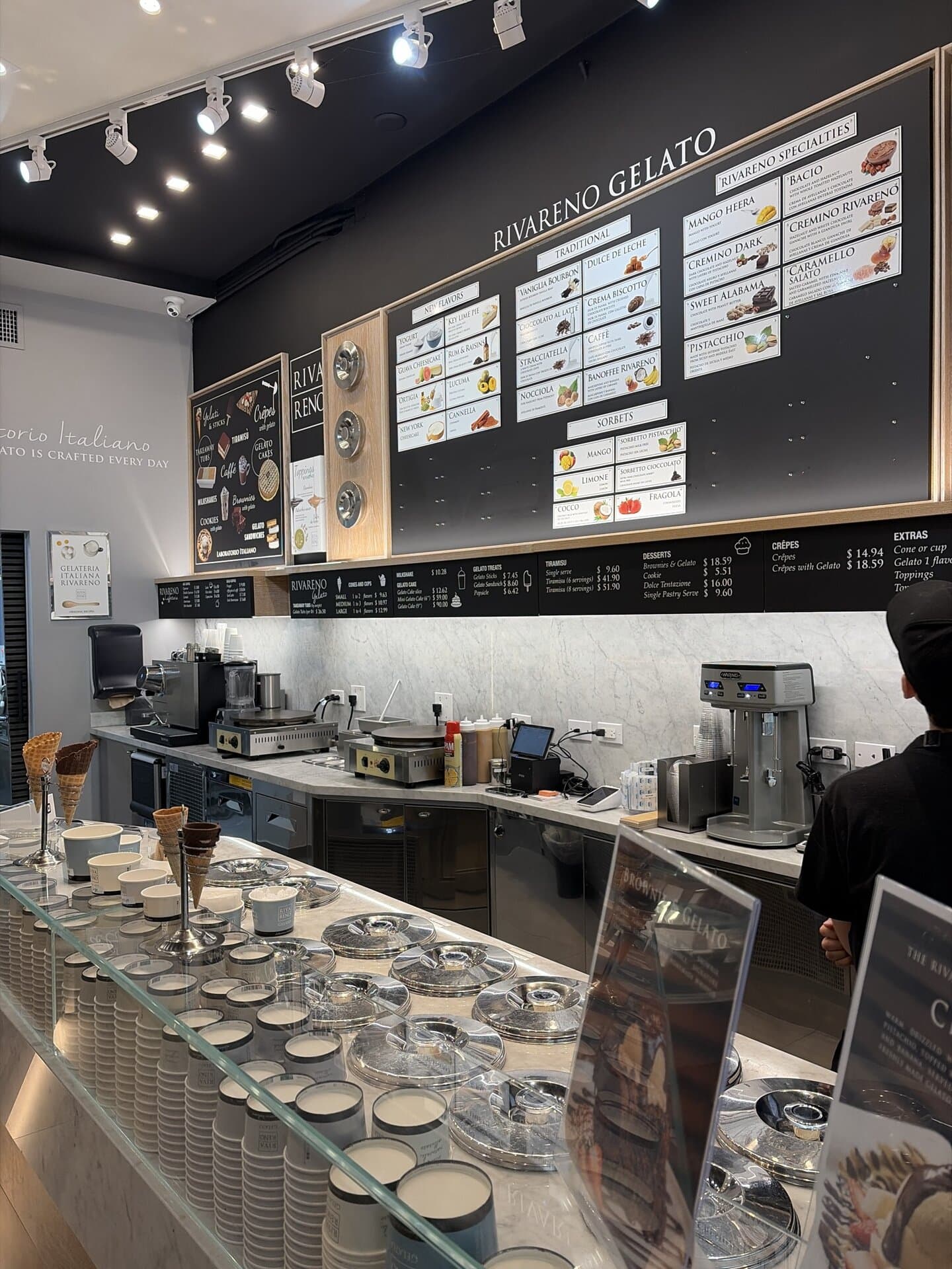 RIVARENO GELATO restaurant