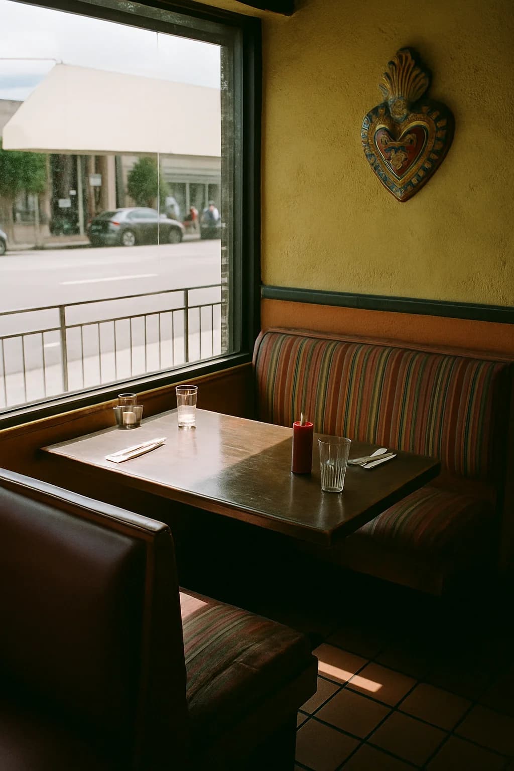 LOCAL DRAUGHT HOUSE restaurant