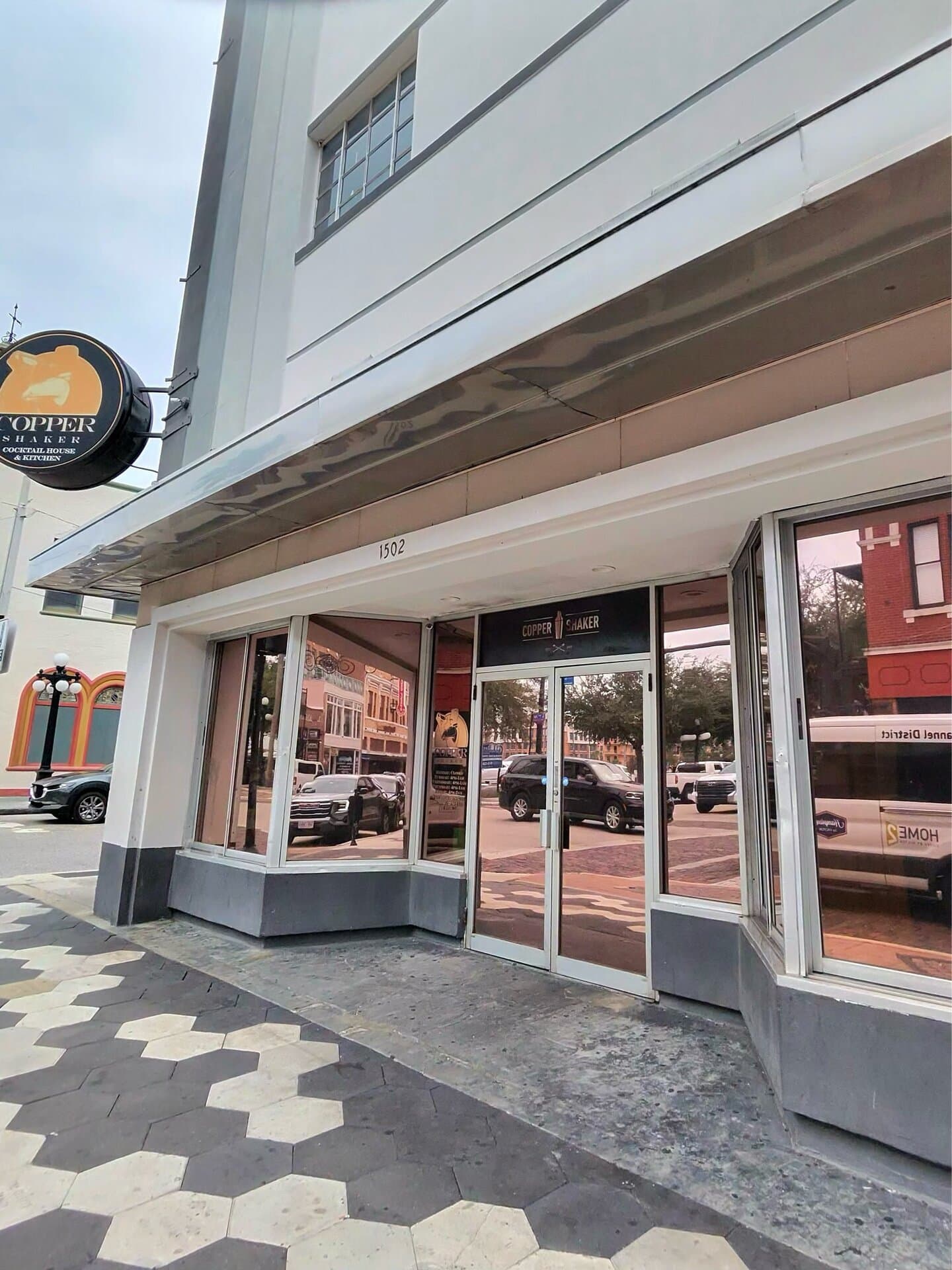 Copper Shaker — American restaurant