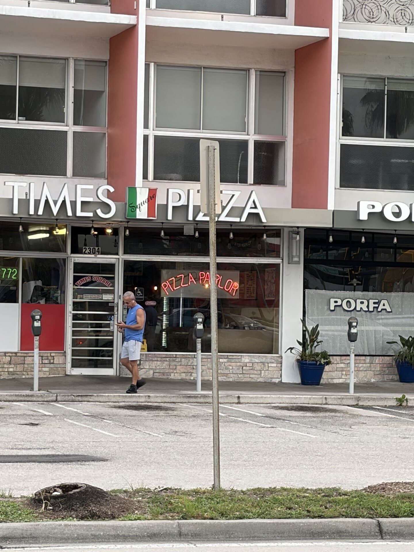 Times Square Pizza — Italian restaurant