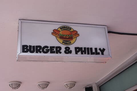 BURGER & PHILLY photo 2