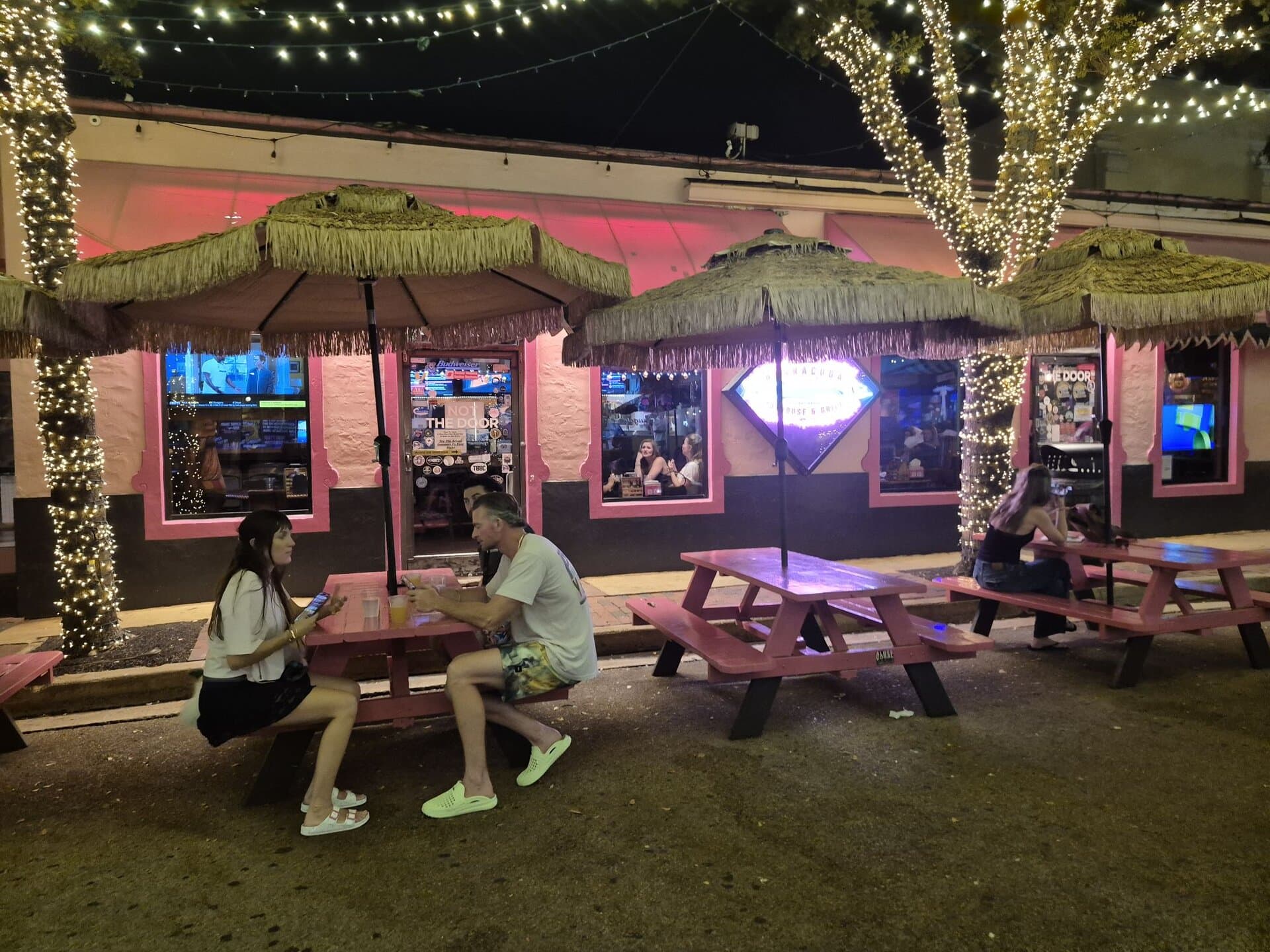 BARRACUDA BAR & GRILL — American restaurant