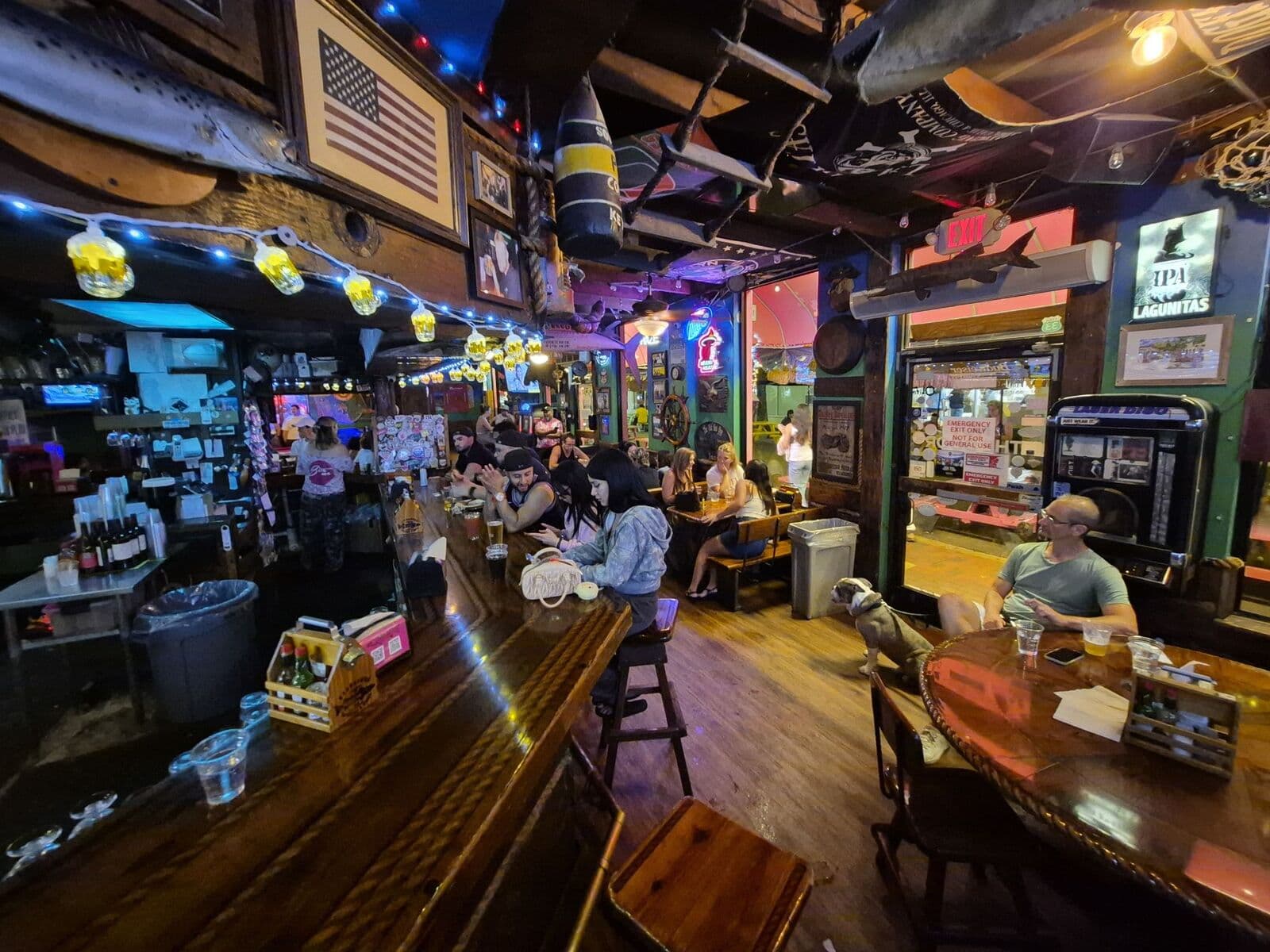 BARRACUDA BAR & GRILL photo 3