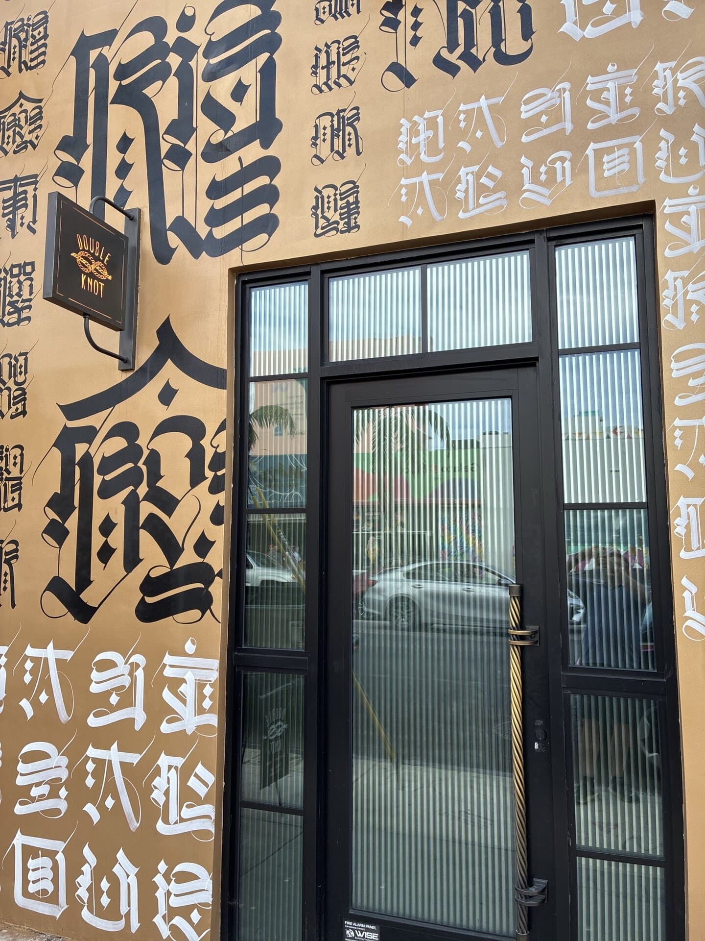 DOUBLE KNOT restaurant