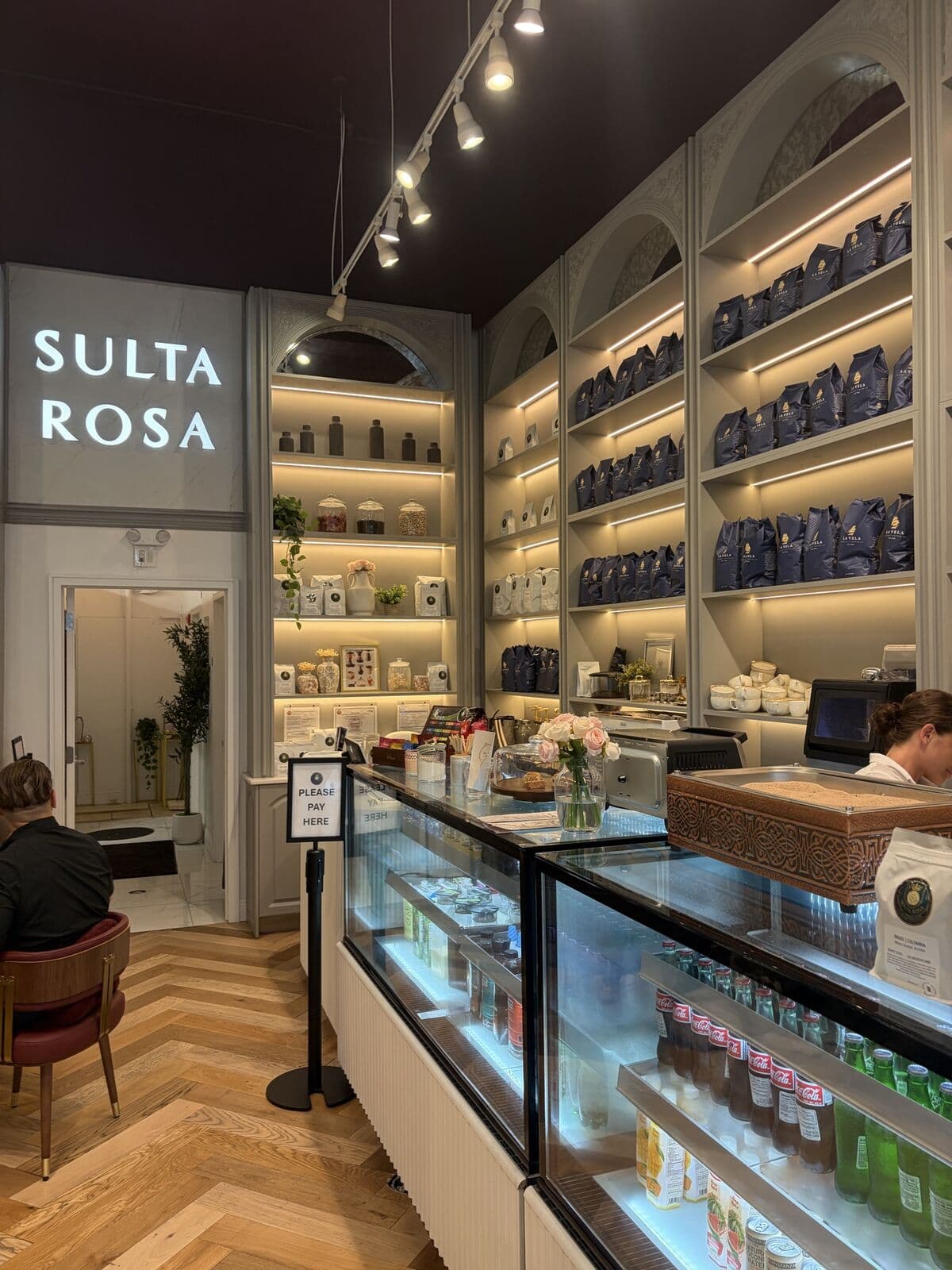 SULTA ROSA photo 1