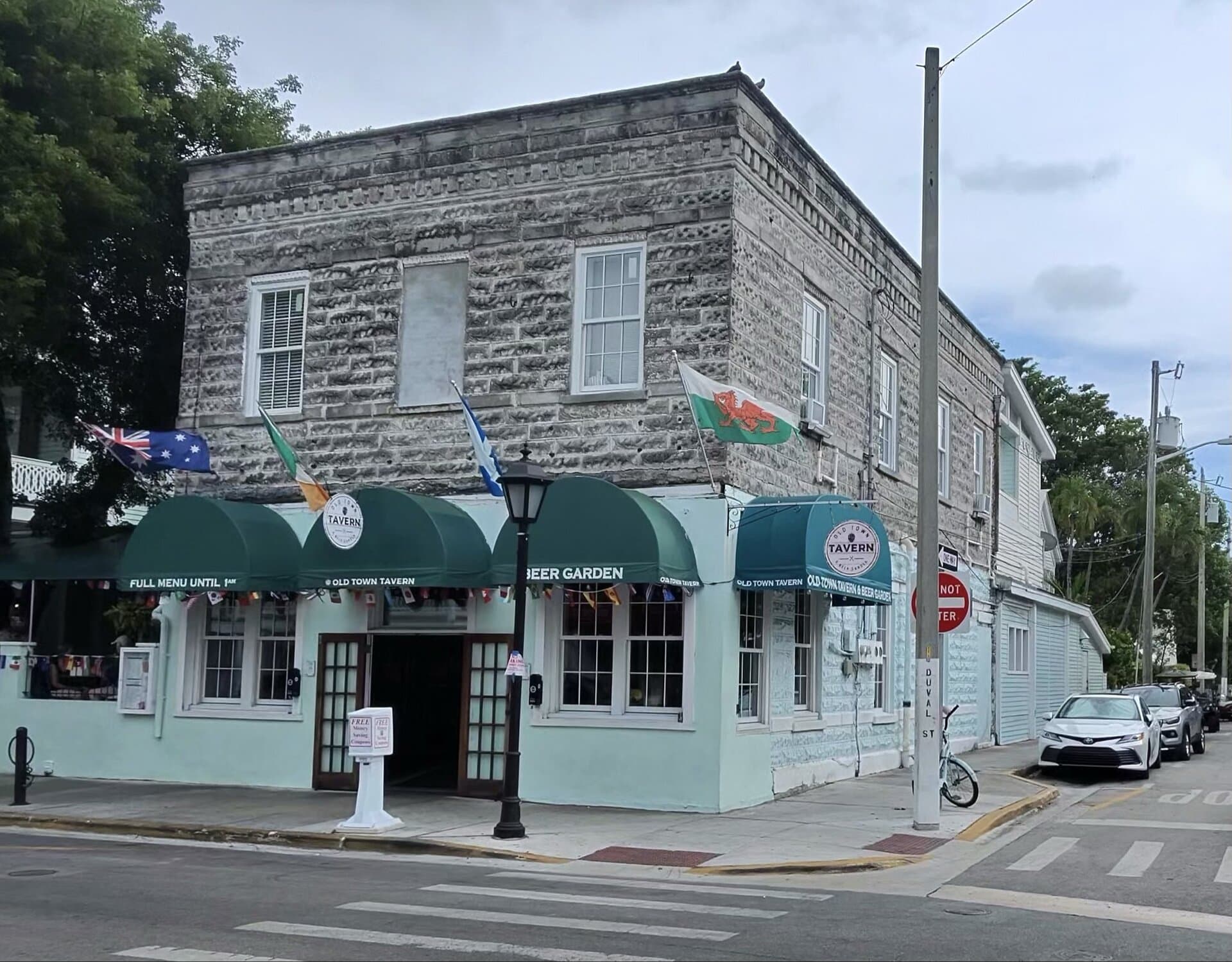 OLD TOWN TAVERN — American restaurant