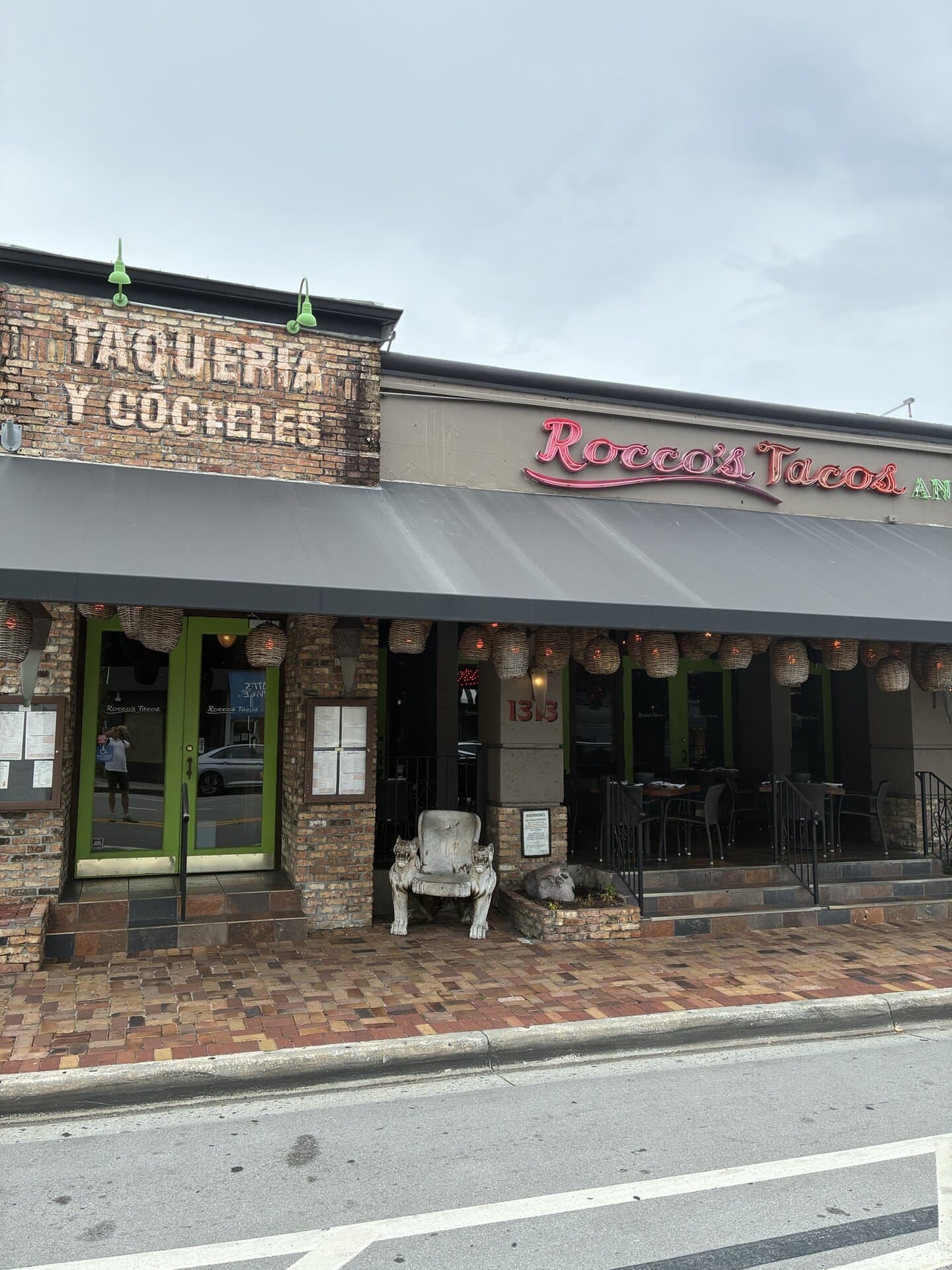 ROCCO'S TACOS