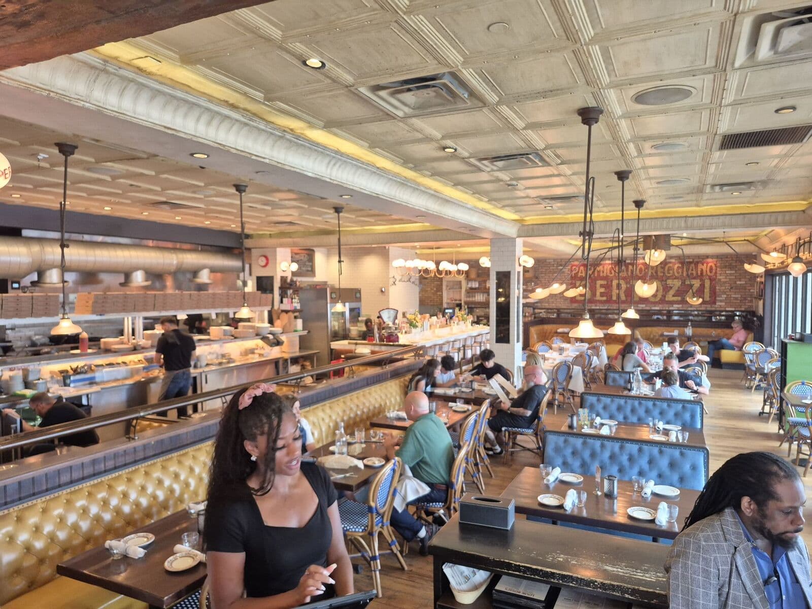 LOUIE BOSSI'S RISTORANTE BAR PIZZERIA photo 4
