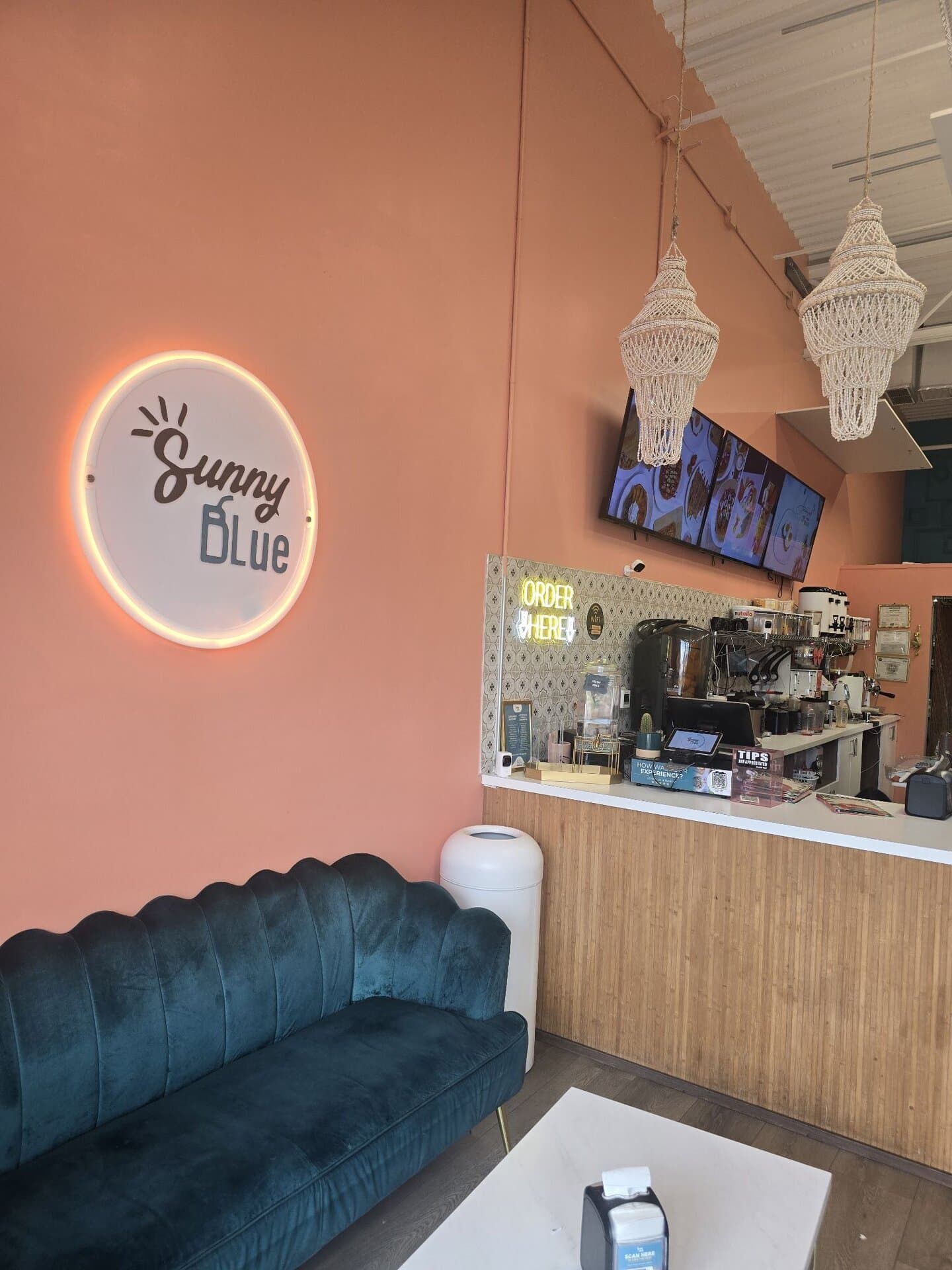 Sunny Blue Coffee restaurant