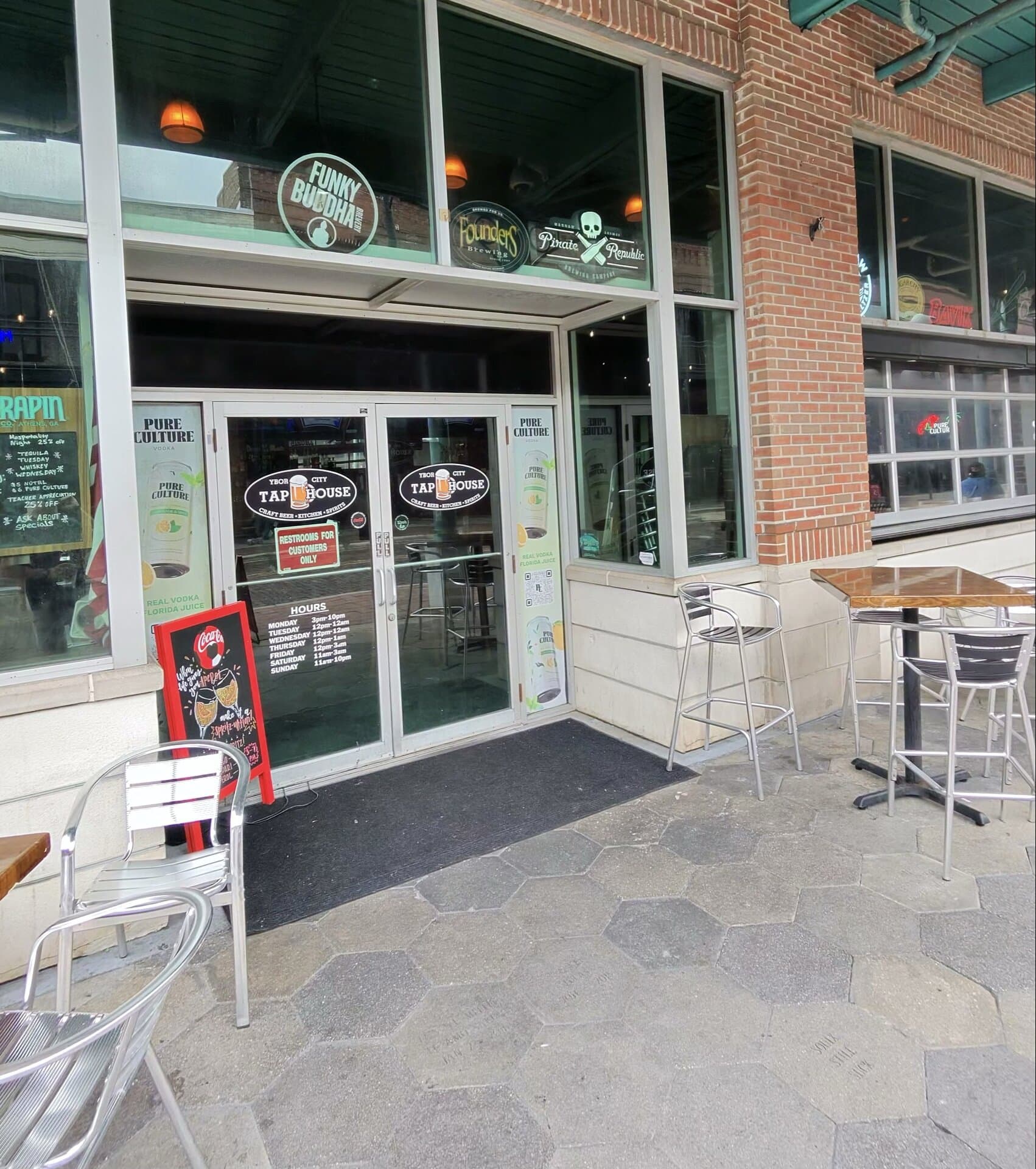 Tap house — American restaurant