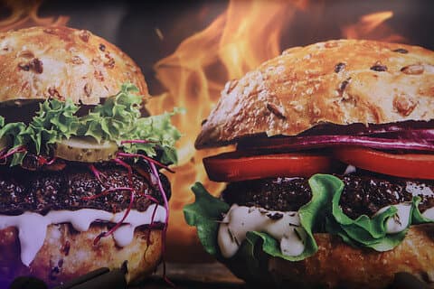 BURGER & PHILLY
