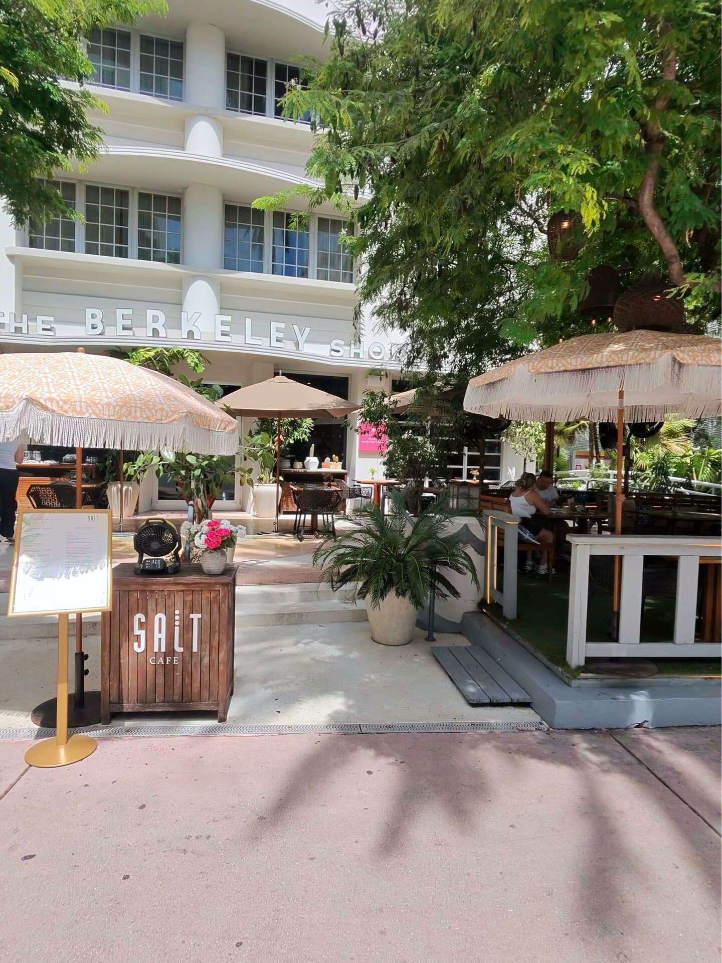 SALT CAFE